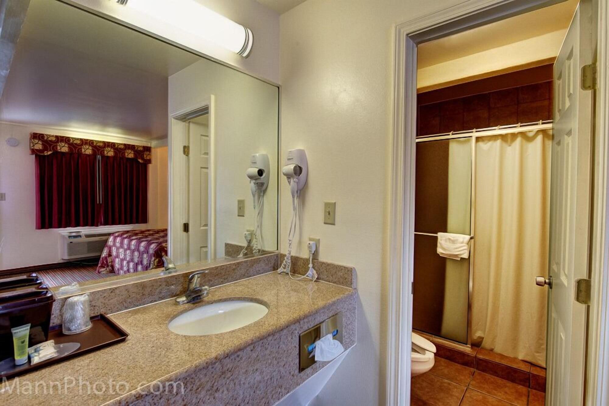 Whispering Palms Inn Del Rio Ngoại thất bức ảnh