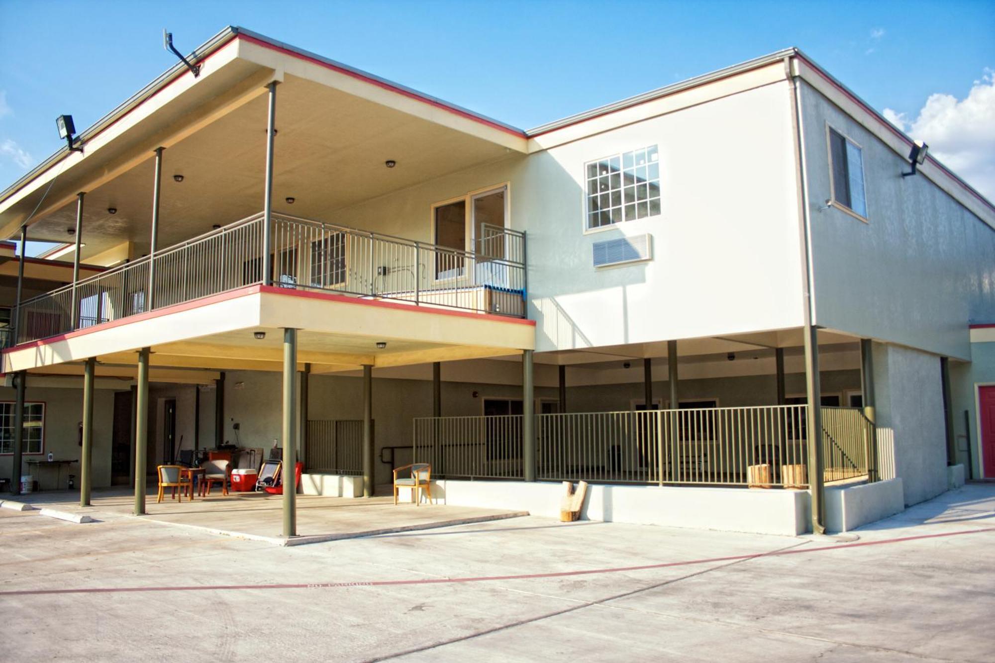 Whispering Palms Inn Del Rio Ngoại thất bức ảnh
